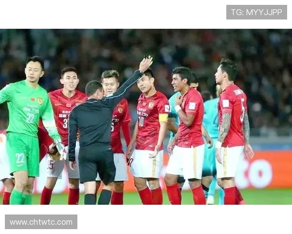 巴萨与恒大激战全场回顾球迷热情高涨精彩瞬间不容错过 巴萨与恒大激战全场回顾球迷热情高涨精彩瞬间不容错过