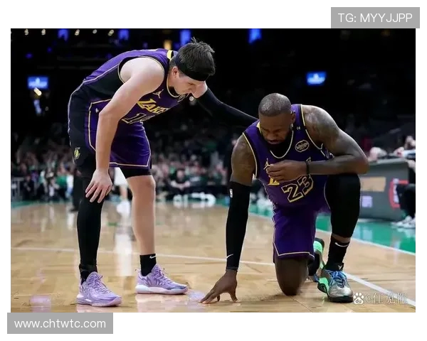 湖人队以124分战胜掘金队展现强大实力再度引发球迷热议