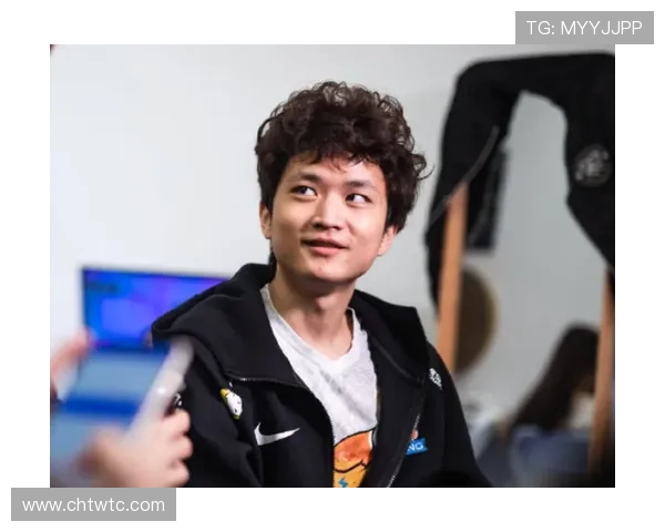 周娜专访：从新手到职业选手的英雄联盟成长之路回顾